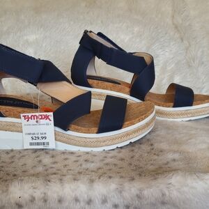 Adrienne Vittadini Navy Sandals